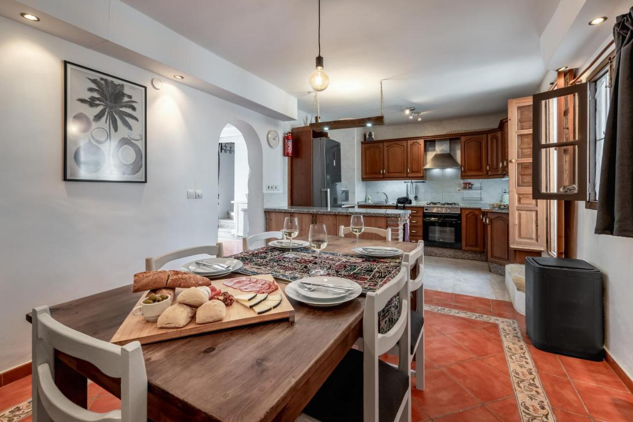 Vila Town House With Roof Terrace And Plunge Pool Alcaucín Exteriér fotografie